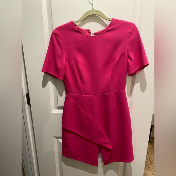 Pink short sleeve open back dress - Picture 1 of 3